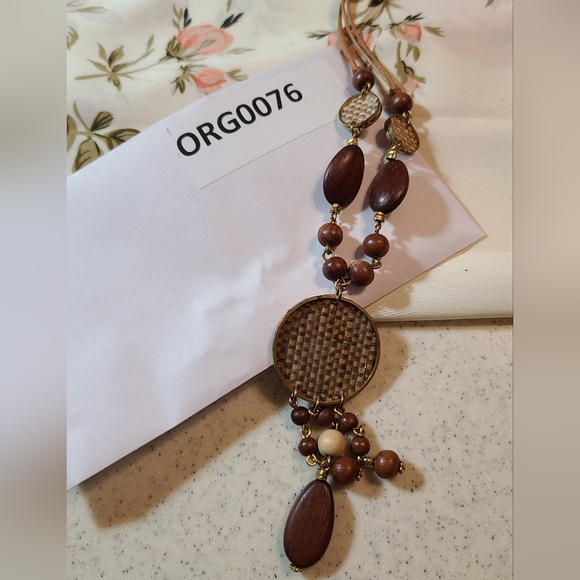 Unique Vintage Brown and Cream Beaded Necklace - Picture 2 of 6